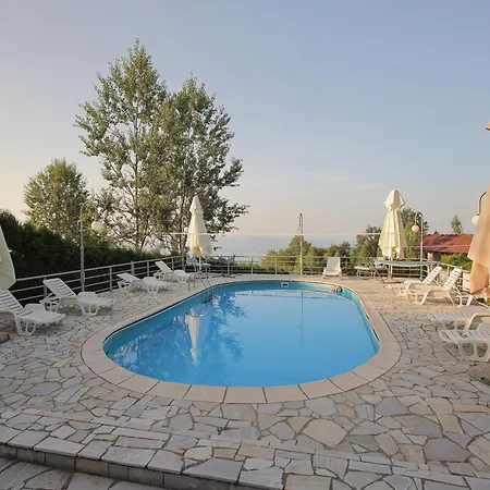 Sa Bazenom, Horizont Villa