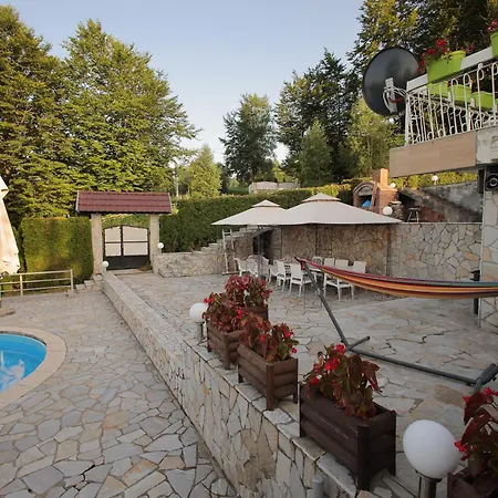 Sa Bazenom, Horizont Villa *