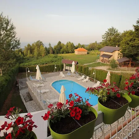 Sa Bazenom, Horizont Villa