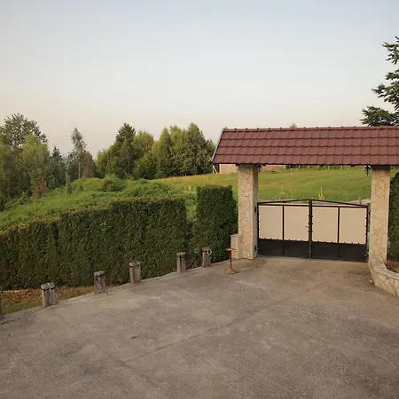 Villa Sa Bazenom, Horizont *