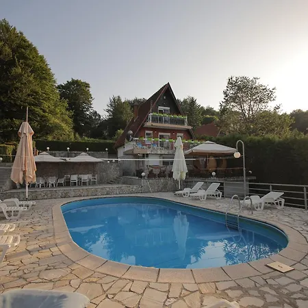 Villa Sa Bazenom, Horizont *